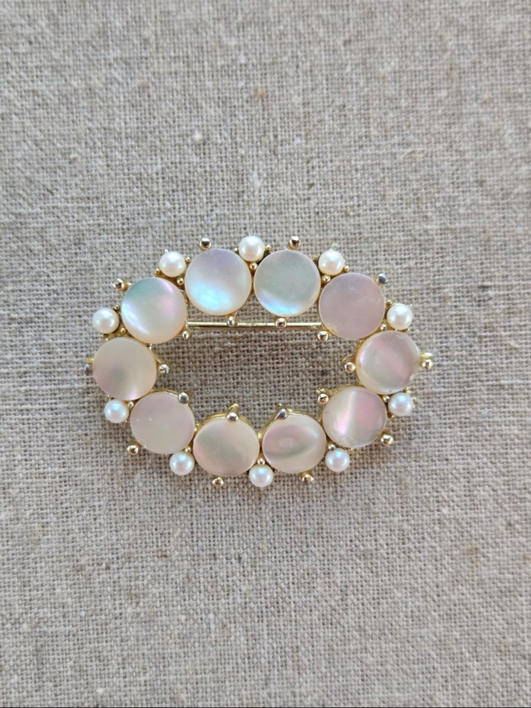 Divinely Beautiful Gold-Tone Mother Of Pearl Brooch